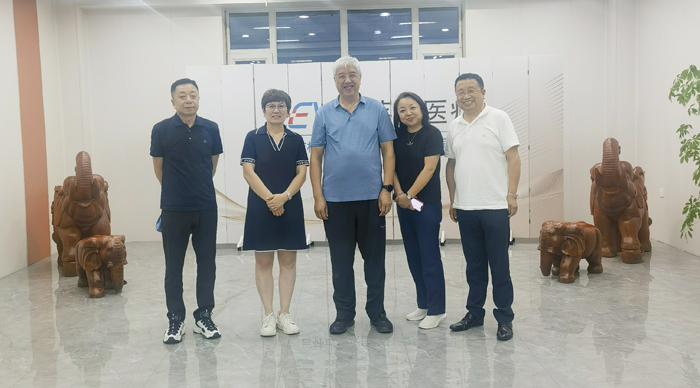 原中華神經(jīng)外科學(xué)會(huì)常委兼秘書長王任直教授到訪萊沃醫(yī)療